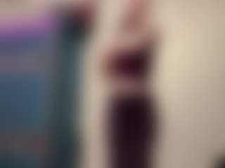 DeeannVrazel's Live Sex Cam Show