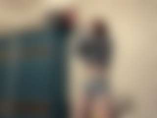 DeeannVrazel's Live Sex Cam Show
