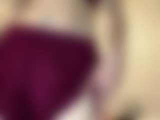 DeeannVrazel's Live Sex Cam Show