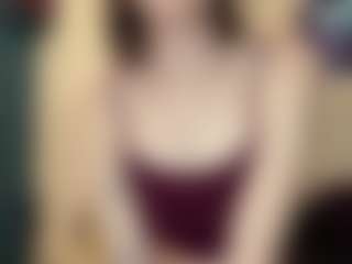 DeeannVrazel's Live Sex Cam Show