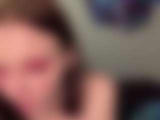 DeeannVrazel's Live Sex Cam Show