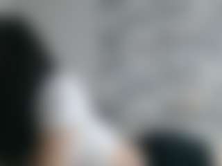 Live cam show with LinaNawwar - Athletic Teen (18+) on 1on1-livenow