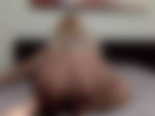 Live cam show with Siennapop - New Brown Eyes on Fling VIP Chat