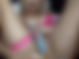Live cam show with Siennapop - Pornstar Strip on Camsoda