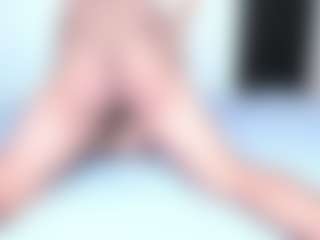 Live cam show with Sussi-rogers19 - Brown Eyes Brown Hair on Streamer API