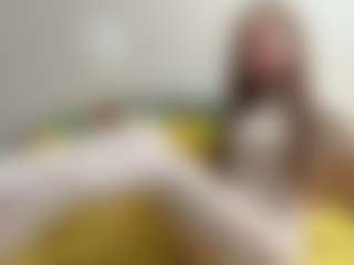 Live cam show with AmberlyKurt - Girlnextdoor on Camsoda
