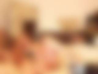Live cam show with Nikki Grey - Blonde Hair Petite on Camiplay Live