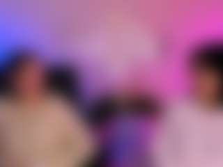 Live cam show with delilah-huntress - Shaved Pussy on Cam Slut
