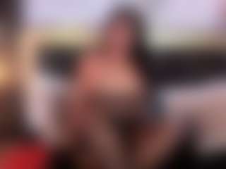 Emma-18's Live Sex Cam Show