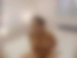 emmalouu's Live Sex Cam Show
