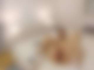 emmalouu's Live Sex Cam Show