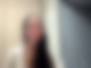 Live cam show with GarnetGugino - Twerk on Camsoda