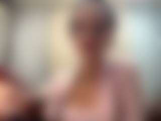 GarnetGugino's Live Sex Cam Show