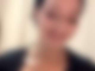 GarnetGugino's Live Sex Cam Show