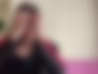 Live cam show with Lea - Granny Squirt on madthumbs