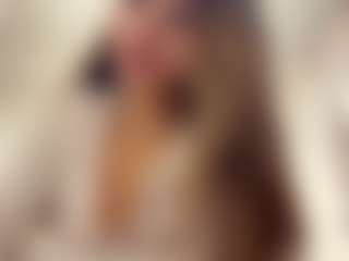 Live cam show with Tessa - Young Adult Teen (18+) on Camsoda
