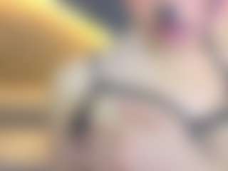 Live cam show with Abril - New Squirt on Camsoda