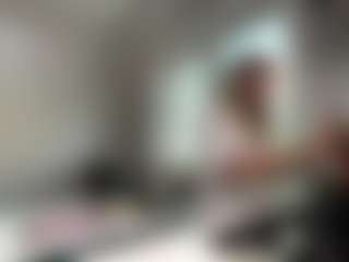 Live cam show with GiuseppinaBoardman - Lean on madthumbs
