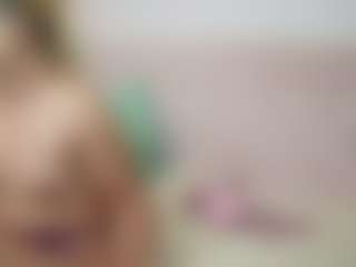Live cam show with HarleySugar - New Blowjob on Camsoda