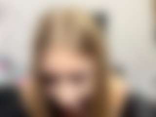 Live cam show with Stella - Skinny Teen (18+) on thefappeningchat.com