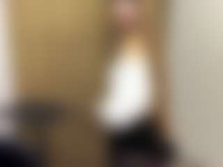 Live cam show with Stella - Blonde Hair Shaved Pussy on Camsoda