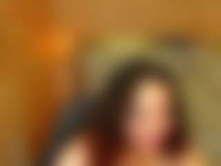 Kiara-Moon-r's Live Sex Cam Show