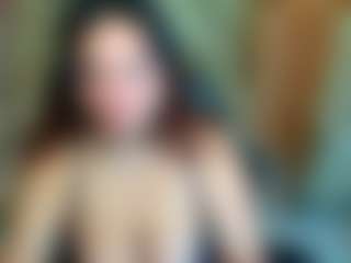 Kiara-Moon-r's Live Sex Cam Show