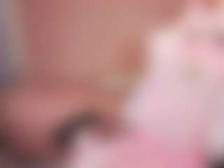 LaurisTits's Live Sex Cam Show
