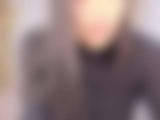 LaurisTits's Live Sex Cam Show