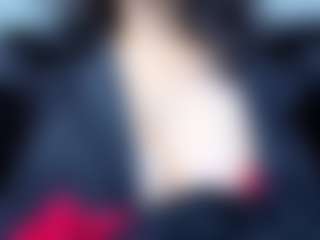 Live cam show with RoxxeMilf - Gamer Mature on Mixed Magazine Live