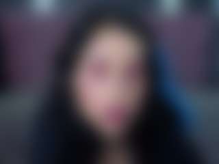 RoxxeMilf's Live Sex Cam Show