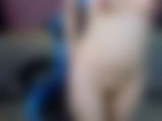 Spettacolo in cam dal vivo con RoxxeMilf - New White su Camsoda | colombia