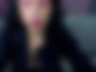 Live cam show with RoxxeMilf - New MILF on CamwithHer
