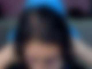 RoxxeMilf MILF webcam performer live streaming