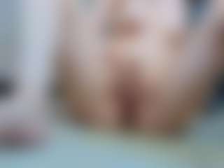 Live cam show with RoxxeMilf - Mature on StripNow