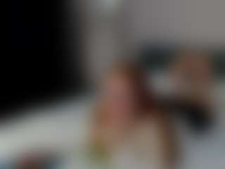 Live cam show with Gabbie-Mooon - Bikini on CamClone