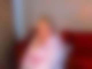 Live cam show with Kira-Star22 - New BBW on TeamSkeetLive
