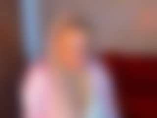 Kira-Star22 MILF webcam performer live streaming