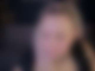 Live cam show with Kira-Star22 - Striptease MILF on CamSextacy