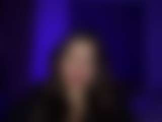 Live cam show with DeborahSanfiorenzo - Striptease on Camsoda