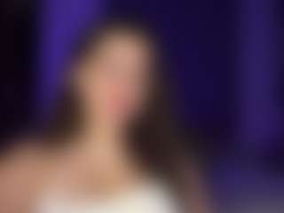 Live cam show with DeborahSanfiorenzo - College Curvy on xplaylive.com