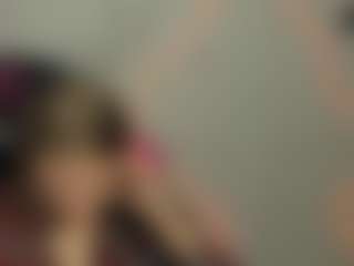 Live cam show with HoneyNikki - Teen (18+) on xxxlivecams.org