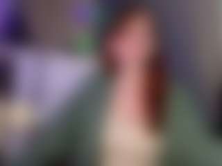Live cam show with MickiStraugh - Average on WildCum