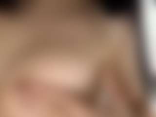 Live cam show with EssieWalliser - Cute on WildCum