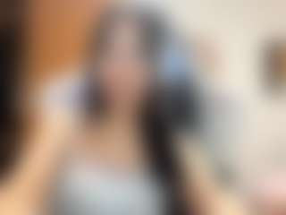 Live cam show with EssieWalliser - Fuck on Camsoda