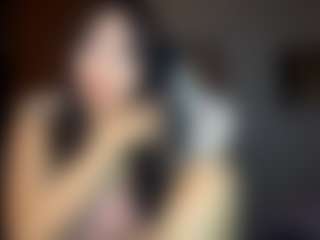 Live cam show with EssieWalliser - Shaved Pussy on Soda Cam