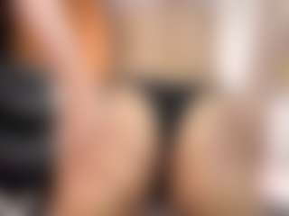 Live cam show with EssieWalliser - College Curvy on Camming Site