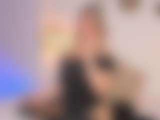 Live cam show with Mia Lens - White on StripNow | colombia