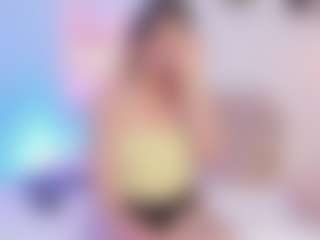 Mia Lens MILF webcam performer live streaming