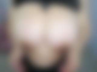 Zuri-ch's Live Sex Cam Show